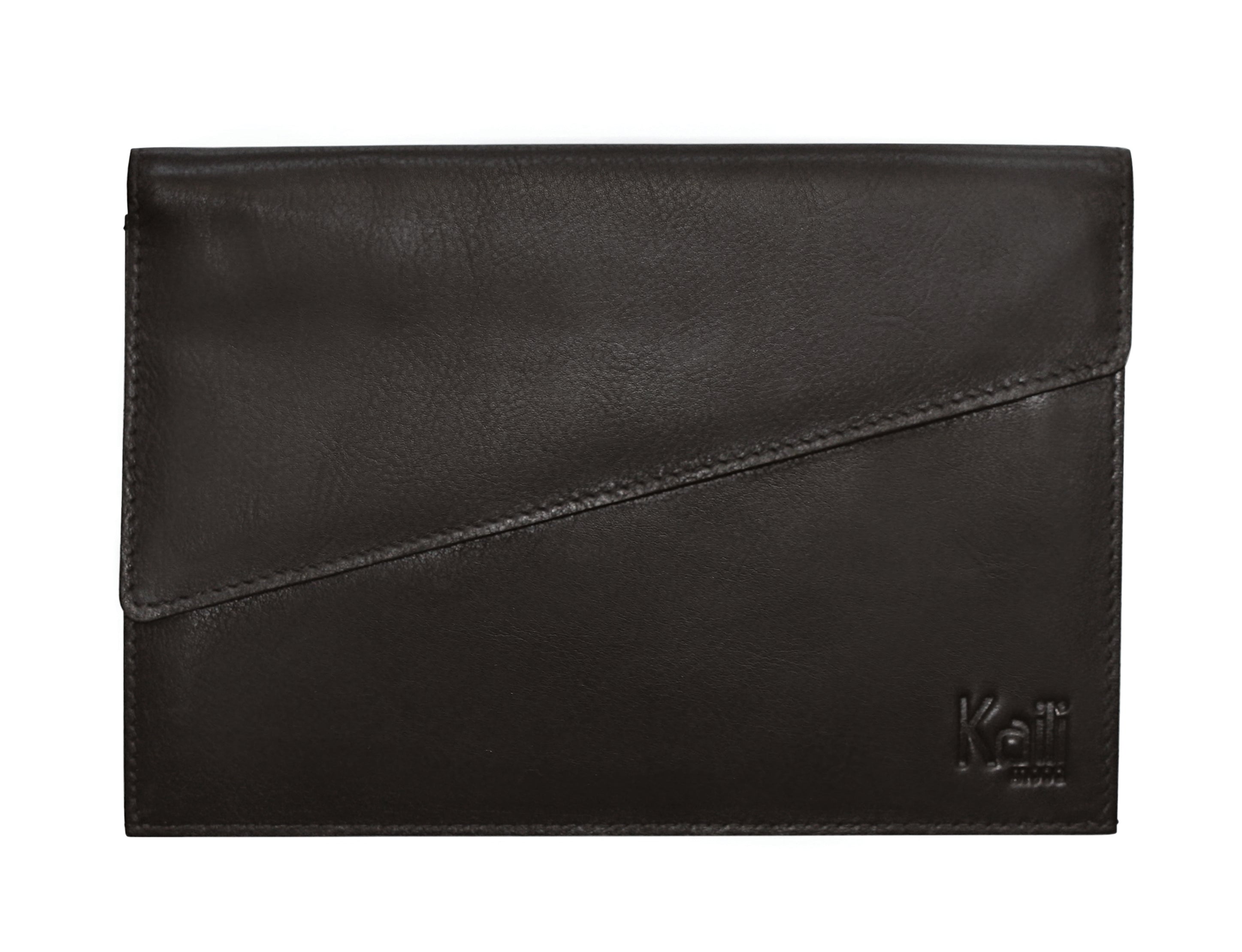 K0018AB | Car and Motorcycle Document Holder in genuine full-grain leather with light grain. Black color. Snap button closure. Dimensions: 19 x 13 x 1 cm. Packaging: Tnt pouch.