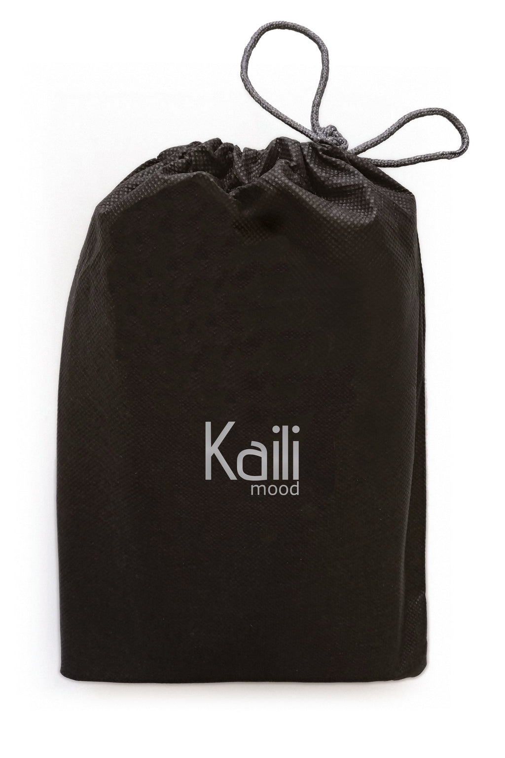K0018AB | Car and Motorcycle Document Holder in genuine full-grain leather with light grain. Black color. Snap button closure. Dimensions: 19 x 13 x 1 cm. Packaging: Tnt pouch.