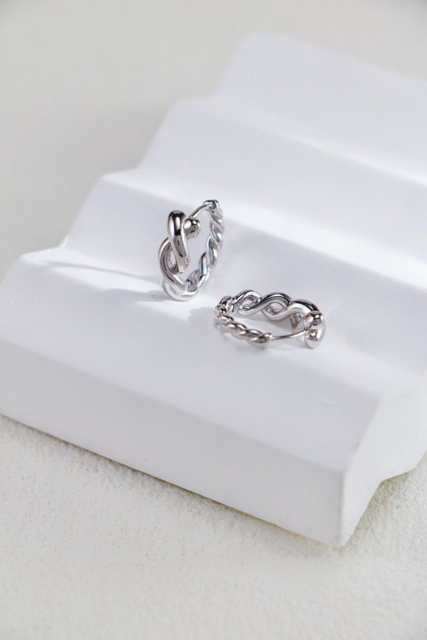 Minimalist Twisted Hoop Earrings-4